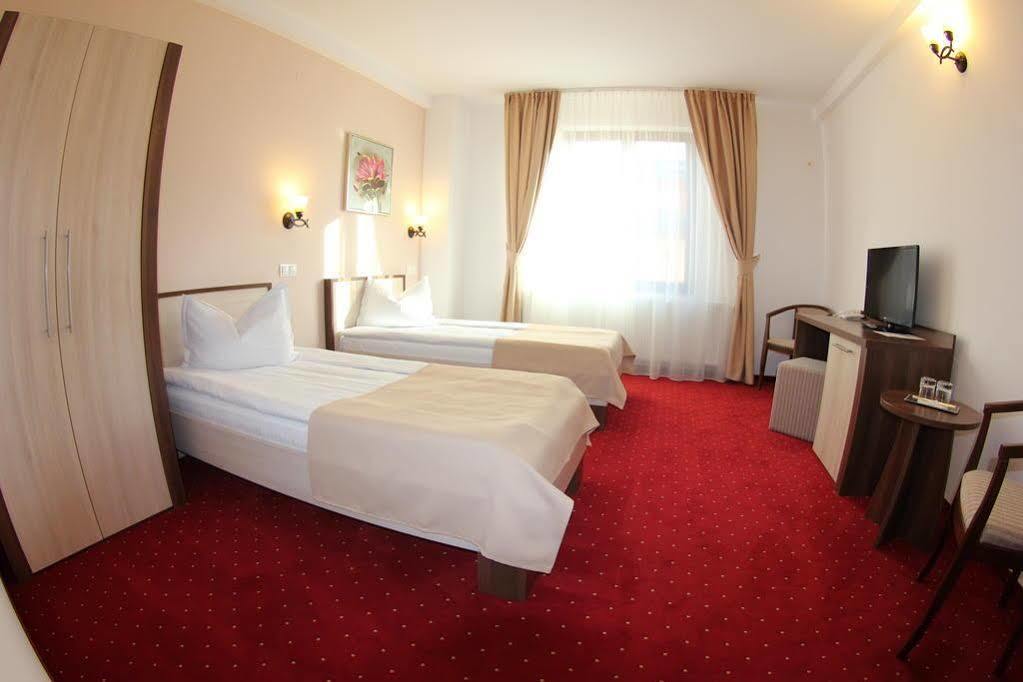 Stefani Hotel 4*